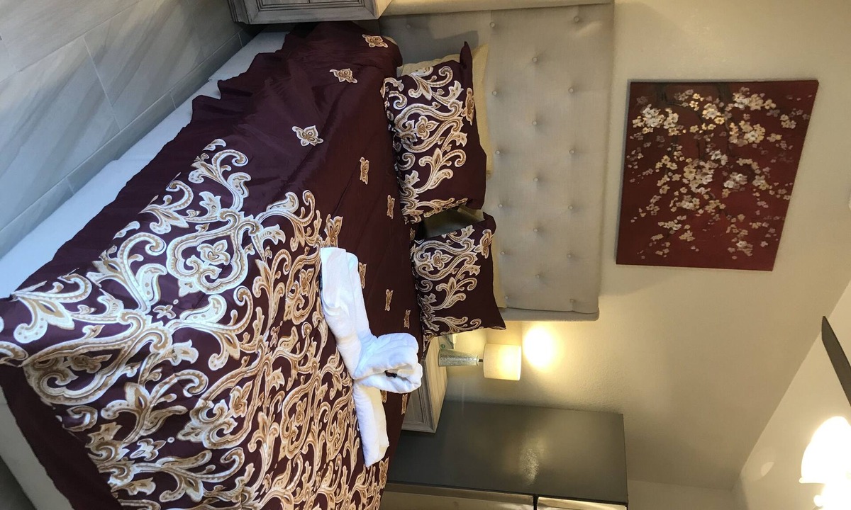 Town N County Park Apartment | Cabaña in the bay