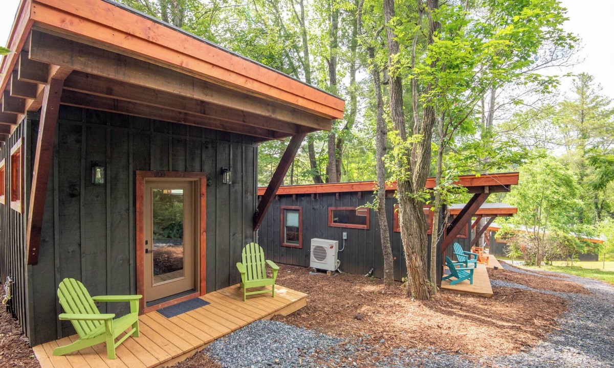 West Jefferson Cabin | Camp 4 Tiny Homes | #7 El Capitan | 1 Mi. to Downtown West Jefferson