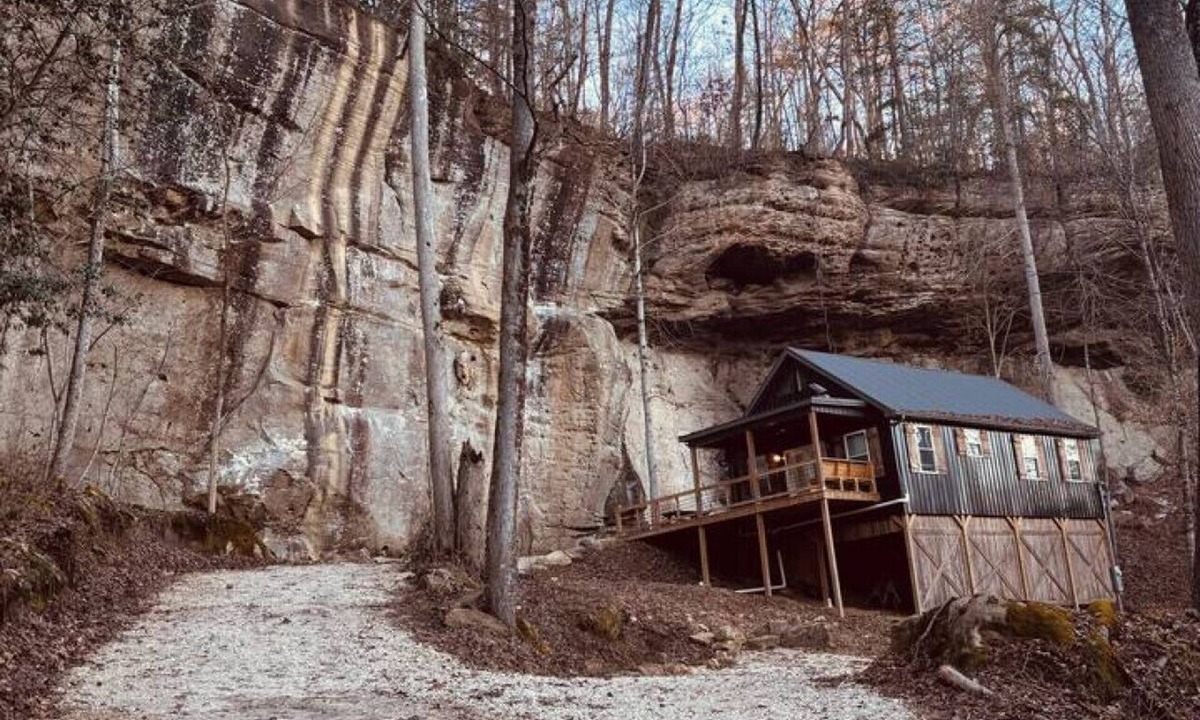 Saint Helens Cabin | Camp Moose- Red River Gorge
