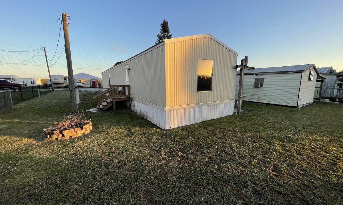 Buckhead Ridge Cottage | CANAL COTTAGE just off the RIM CANAL (UNIT 3) by RedAwning