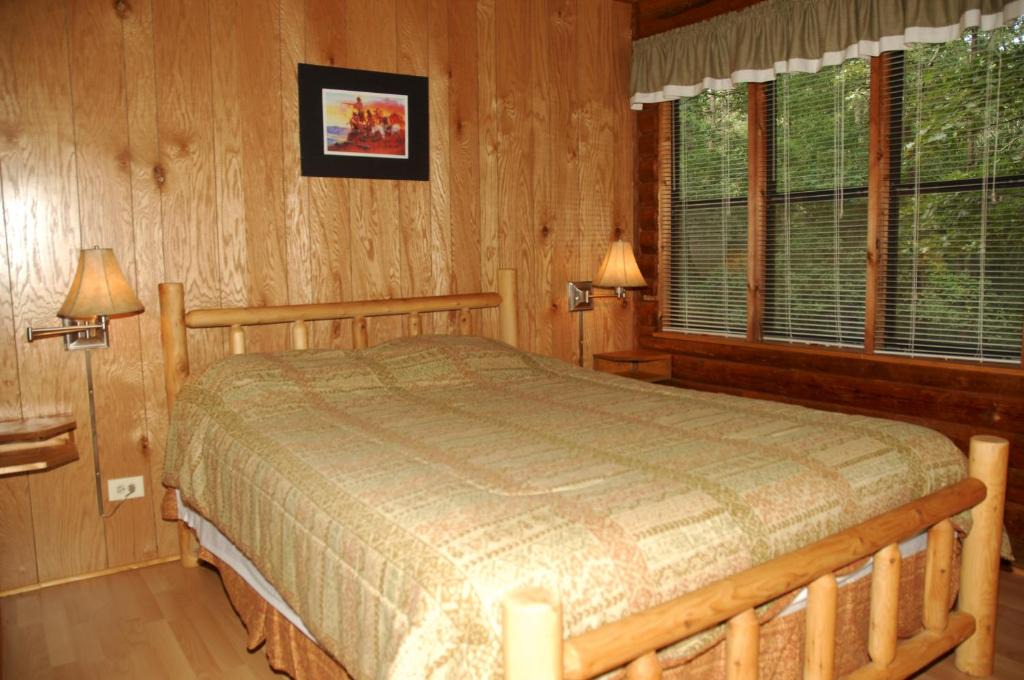Fair Play Resort | Carolina Landing Camping Resort Cabin 10