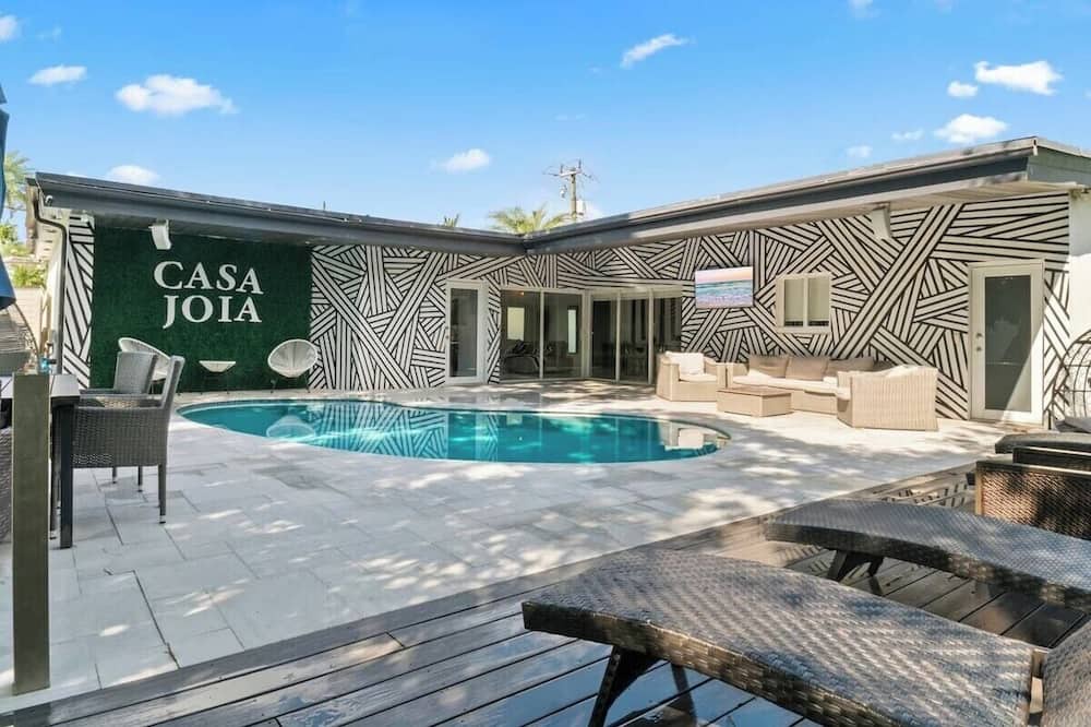 Ojus Villa | Casa joia | heated pool | near beach