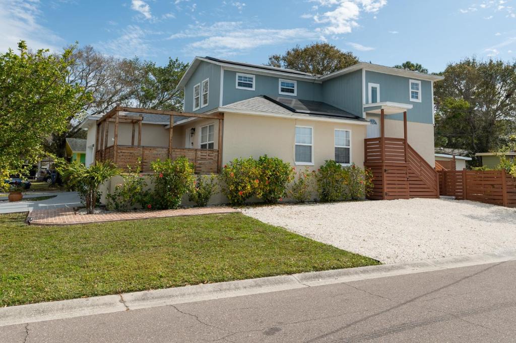 Bayview House | CASA TRANQUILA - WHOLE 4 bed 3.5 bath house