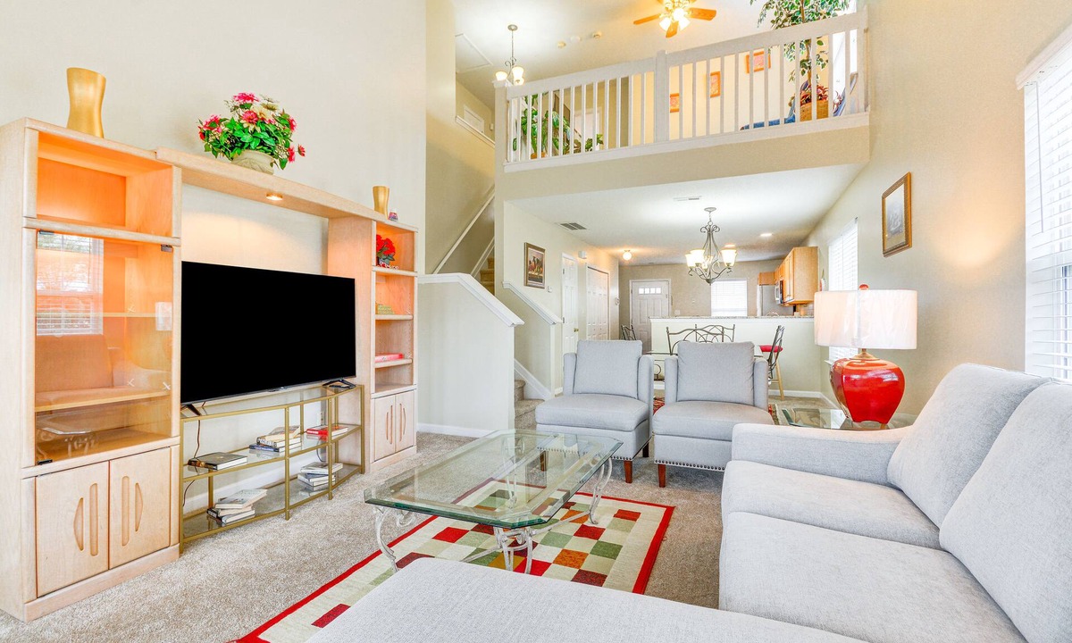 Greensboro House | Central Greensboro Townhome + Pool Access!