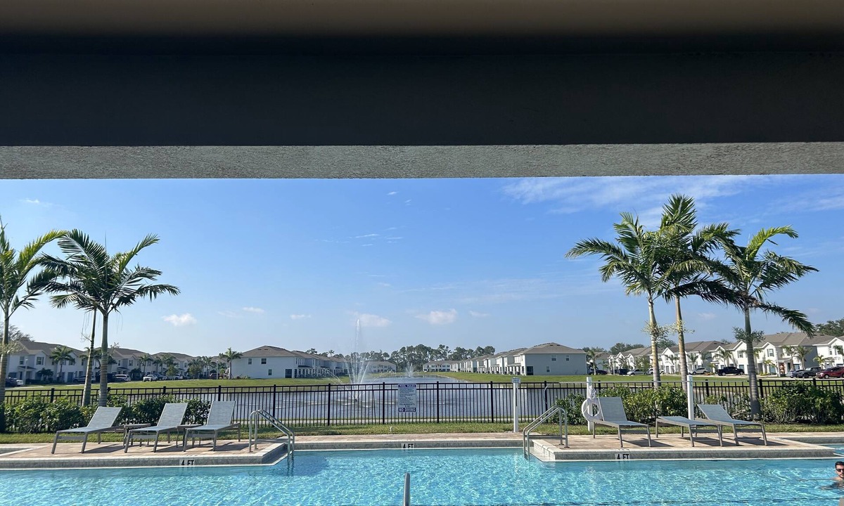 Naples Condo | Centrally Located Cozy Condo