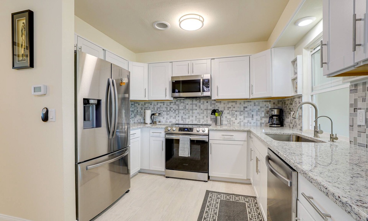 Oakland Hills Cottage | Centrally Located Home in Rotonda West w/Patio