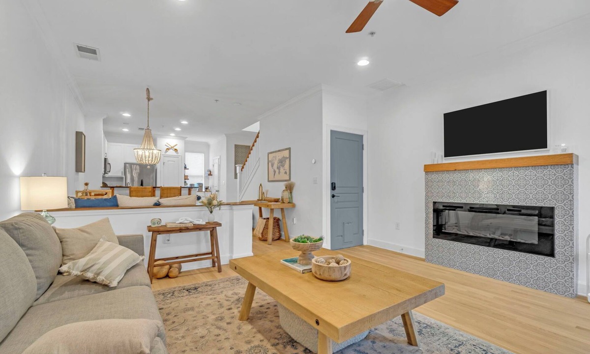 Third Ward House | Charming 2-bedroom townhome In the Heart of all that Charlotte has to offer.