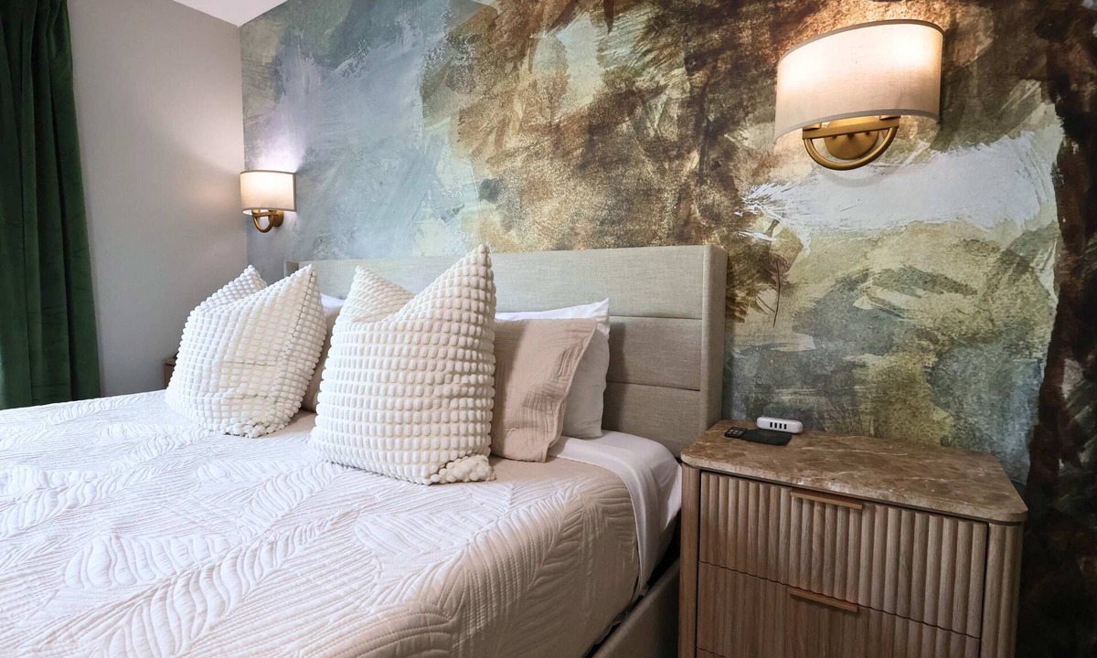 Apex House | Charming 2BR 1.5 BA - Walk to Downtown Apex