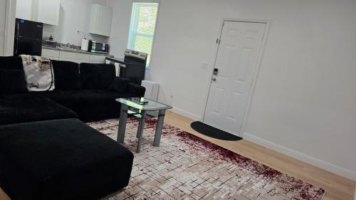 Stockbridge House | Charming 2BR Home Comfort Meets Style