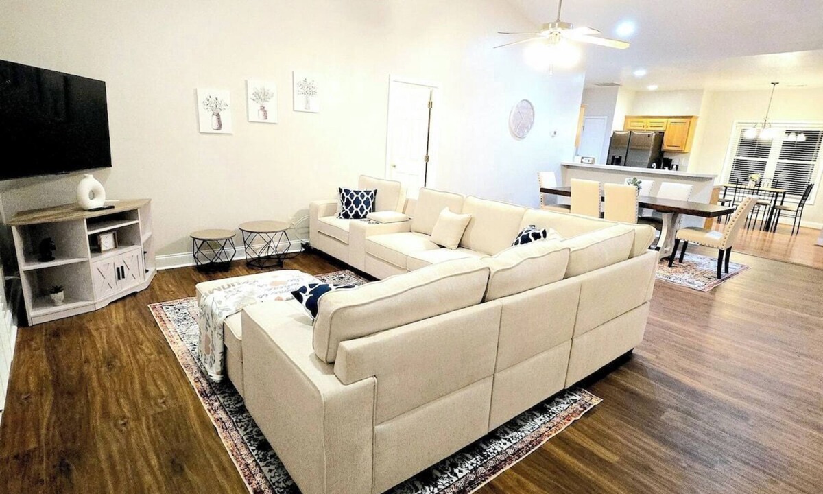 Salisbury House | Charming 3-bedroom house with AC in Granite Quarry