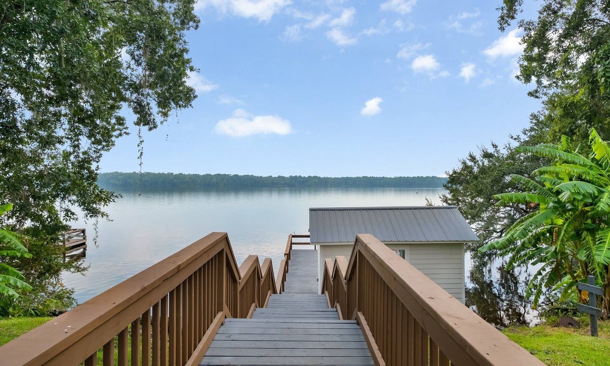Telogia House | Charming 3-bedroom house with dock house on Lake Talquin in Tallahassee, Fl.