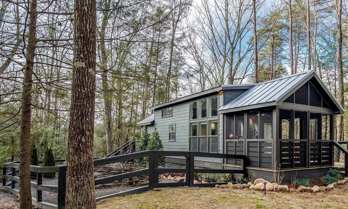 Monteagle Cabin | Charming Cabin with Stunning Sights in Monteagle, Tennessee