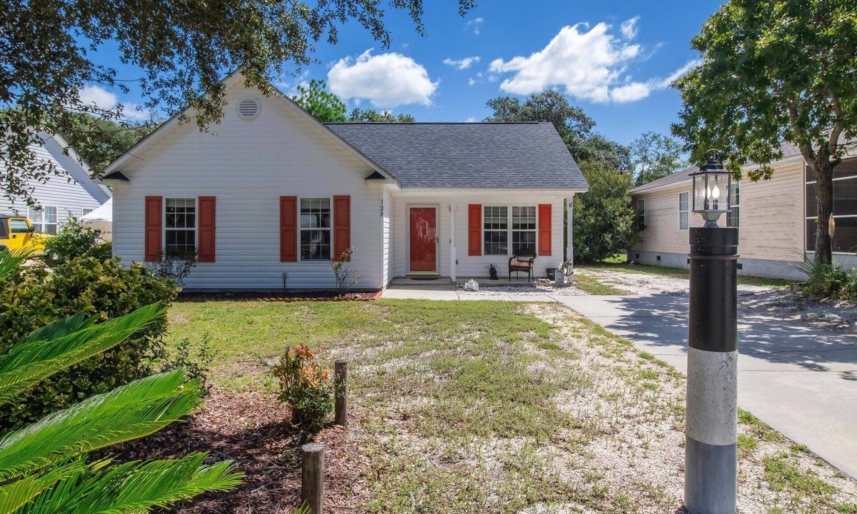 Long Beach House | Charming Home! Just minutes From the Beach, Near Shopping, Dog Friendly
