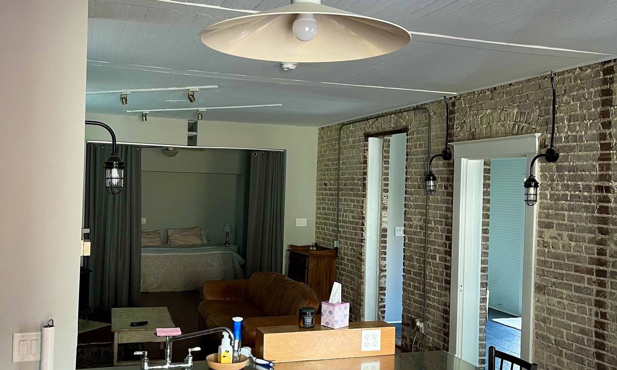 Harleston Village Apartment | Charming Studio on in Heart of Downtown