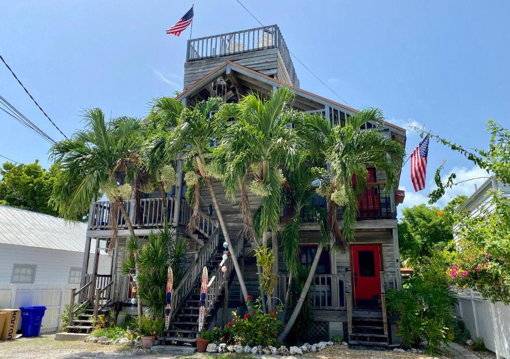 Old Town Apartment | Chic 2 Bedroom Condo 300 Steps from Duval St