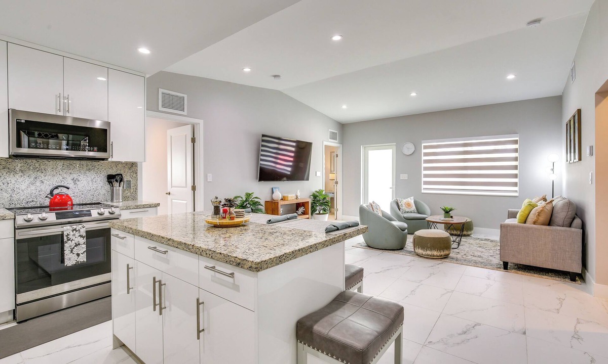 North Miami Cottage | Chic North Miami House ~ 7 Mi to Hard Rock Stadium
