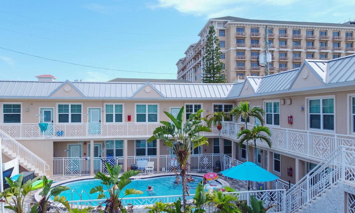 Bay Esplanade Condo | Clearwater Beach Suites #203