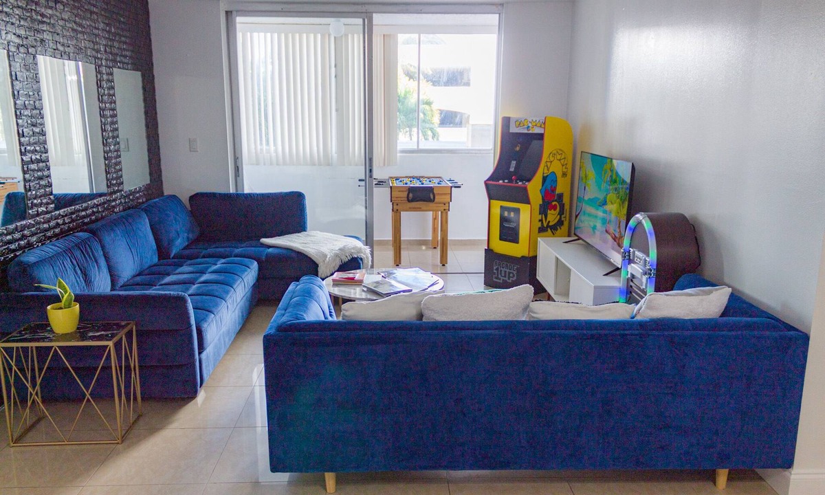 Ludlam Apartment | Close to Airport/Cruise Port Tropical Miami Condo
