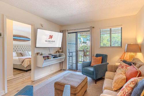 Palmetto Dunes Apartment | Coastal Confessions - Poolside - Walk to Beach
