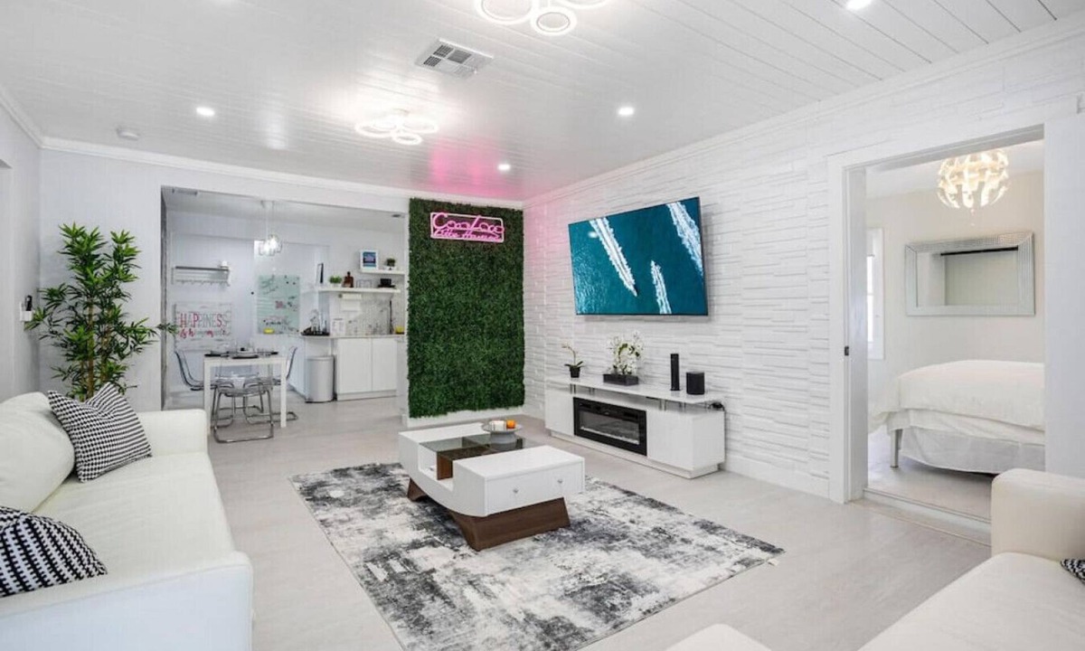 Little Havana House | Coco Loco - Little Havana