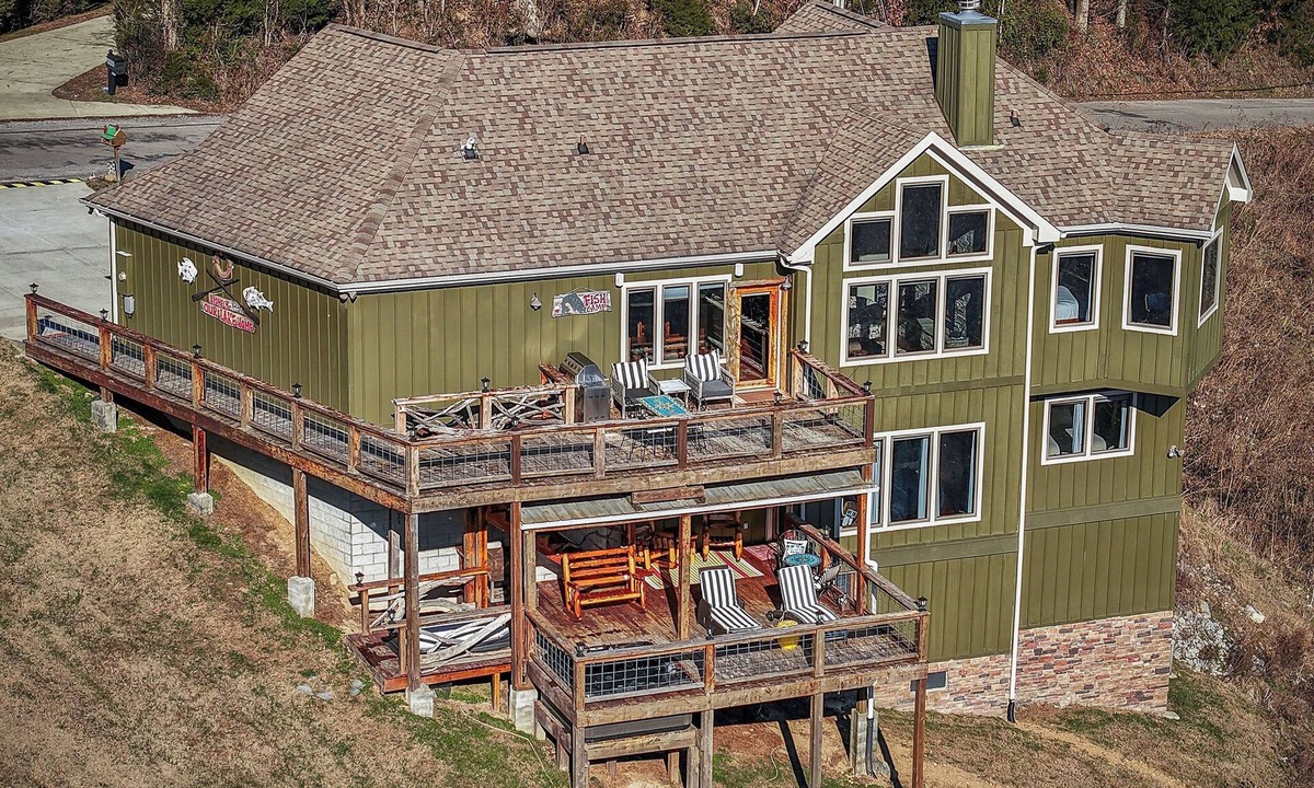 Smithville Cabin | Coconut Ridge Over Looking Center Hill