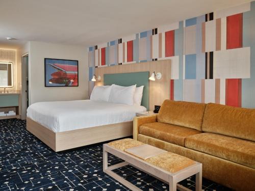Roanoke Hotel | Colony House Motor Lodge