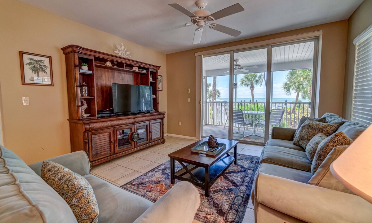 Palm Island Villa | Comfortable 2 BR! Gorgeous Villa with access to pool and beach B1511A