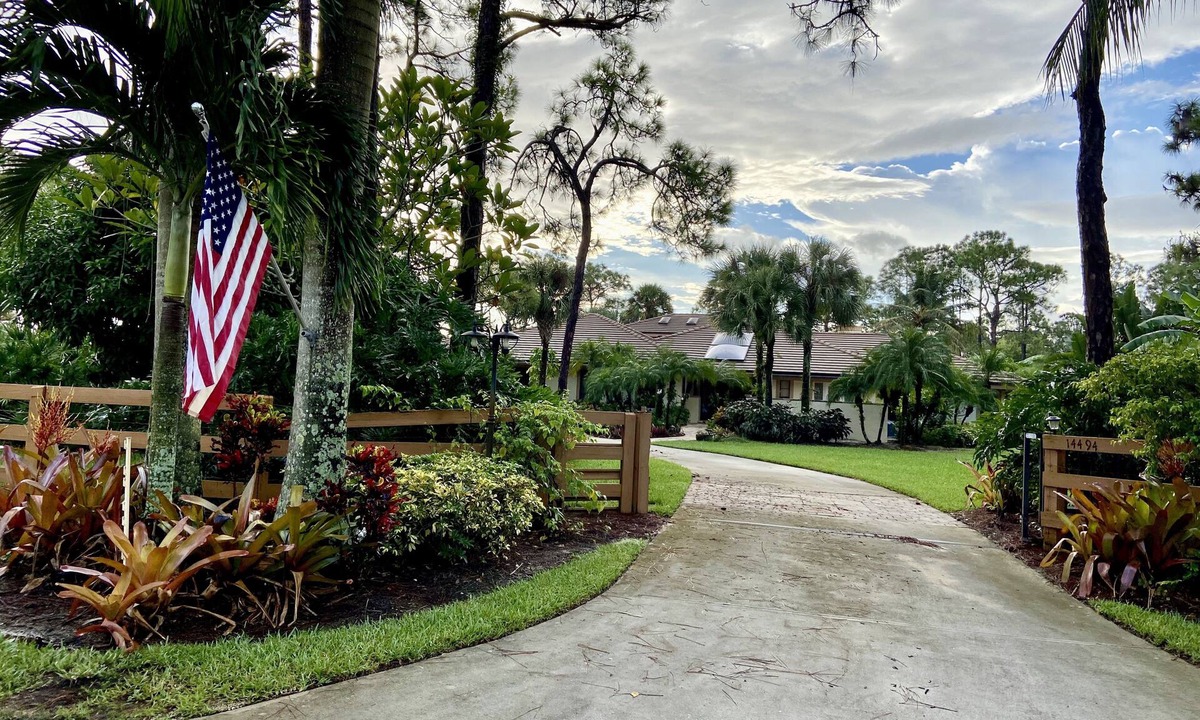 Hunt Club Bed & Breakfast | Comfortable Country Room