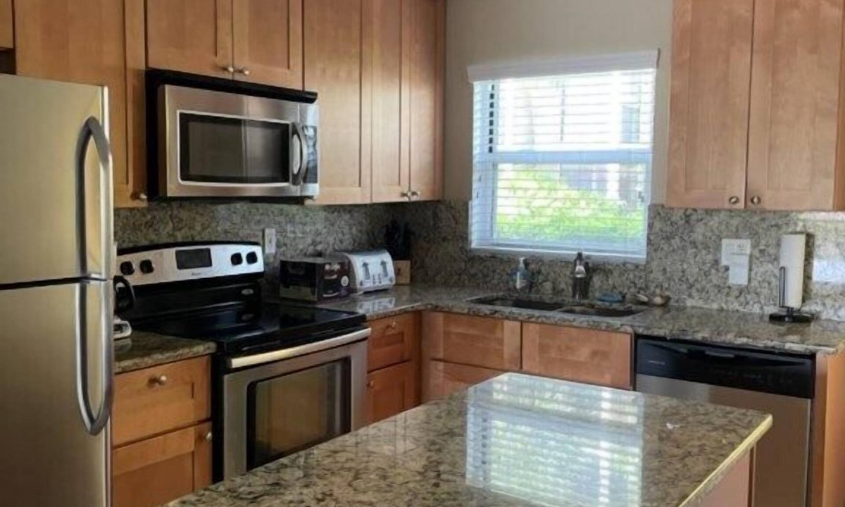 Siesta Key Condo | Condo# 107 Two minutes walk to the Beach!