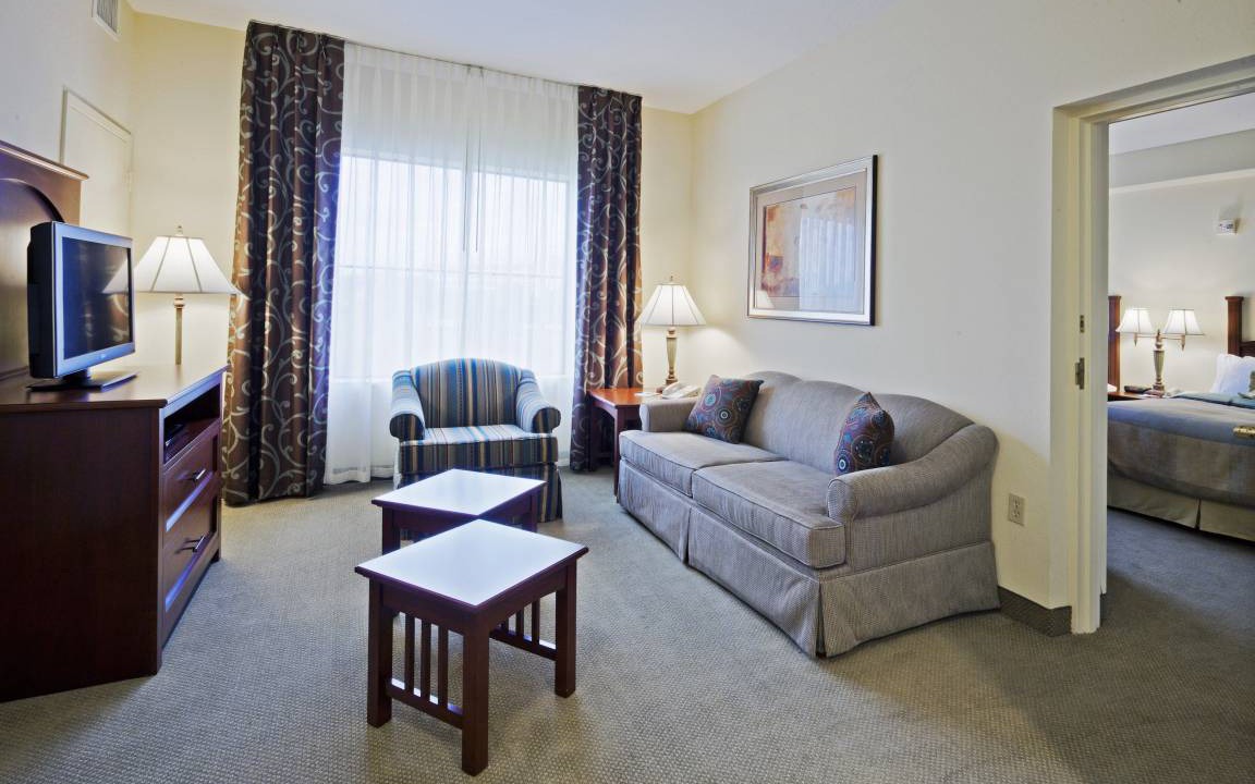 Airport North Condo | Condo ∙ 2 bedrooms ∙ 6 guests