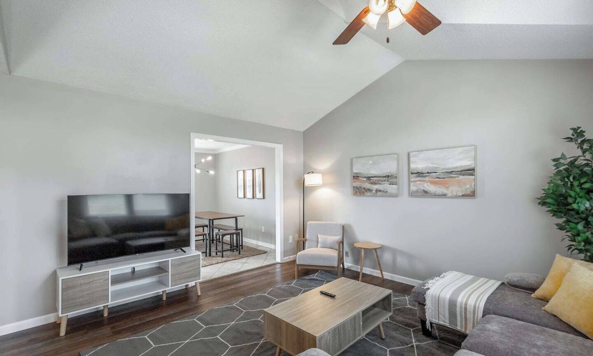 East Brainerd House | Conveniently Located Home in Chattanooga