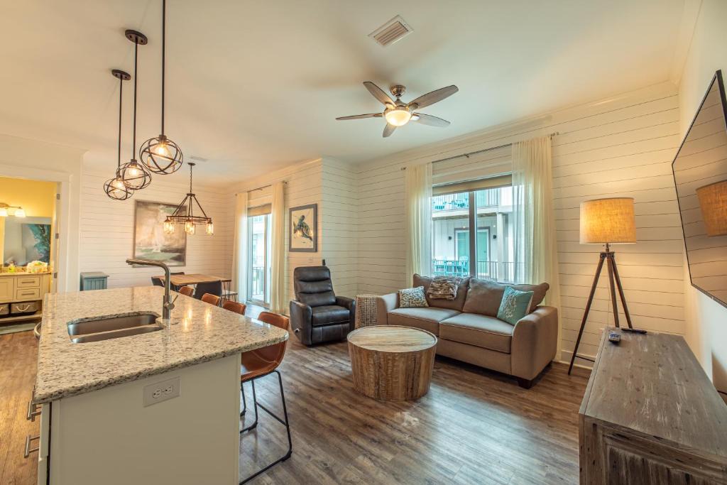 Gulf Shores House | Cottage At the Helm