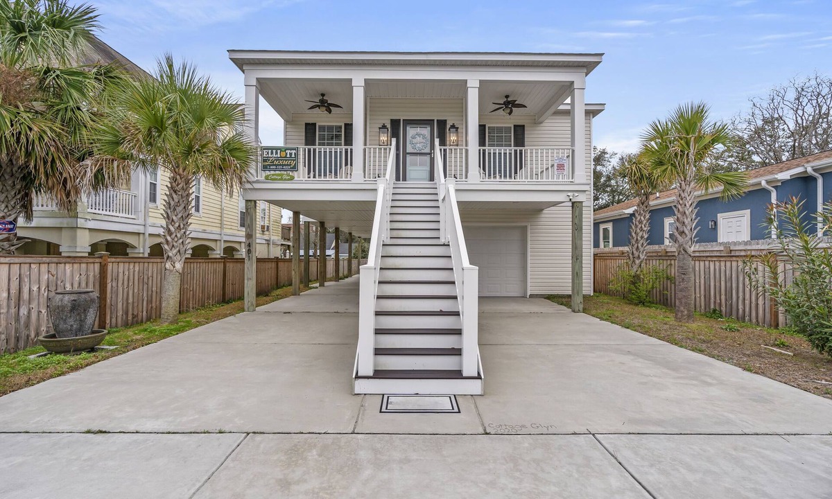 Atlantic Beach House | Cottage Glyn - 3 BR Home Steps to the Beach