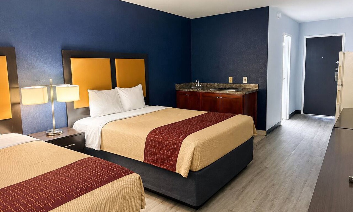 Franklin Hotel | COUNTRY HOST INN