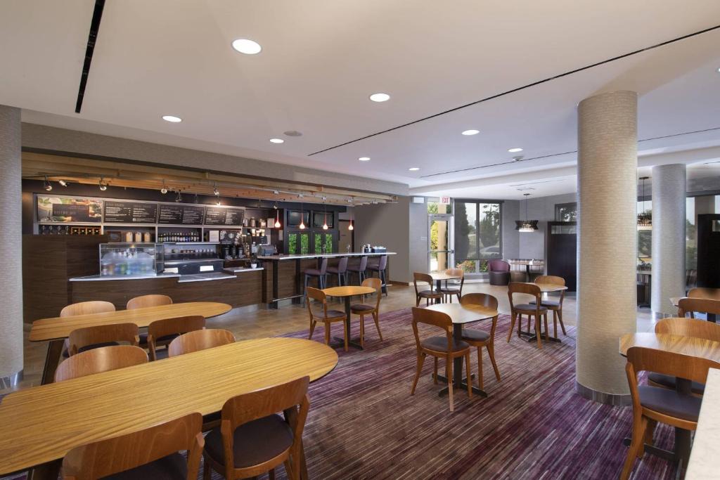 McDonough Hotel | Courtyard Atlanta McDonough