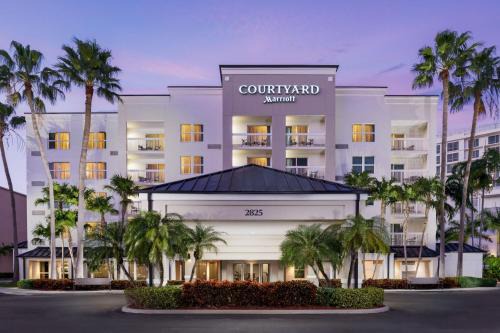 Courtyard | Aventura