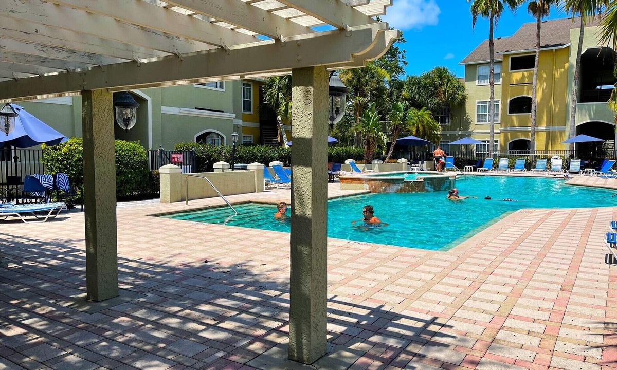 Clearwater Condo | Cozy 1/bedroom apartment w/heated pool, gym, close to Clearwater Beach!