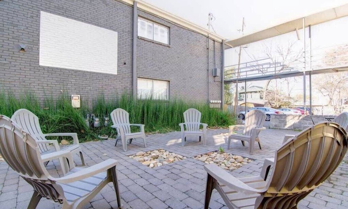 University District Apartment | Cozy 2BR Haven for Families Near U of Memphis
