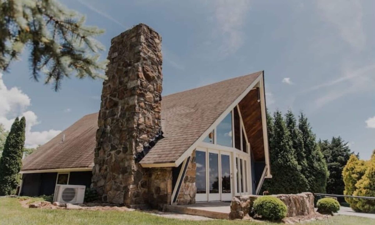 Chatsworth Cabin | Cozy A-frame in North Georgia mountains with NEW hot tub