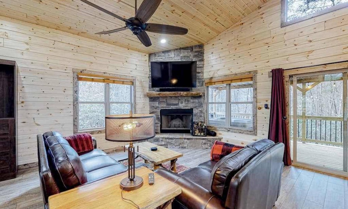 Sautee Nacoochee Cabin | Cozy Bear Cabin #1 Stay