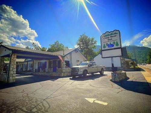 Maggie Valley Hotel | Cozy Bear Inn