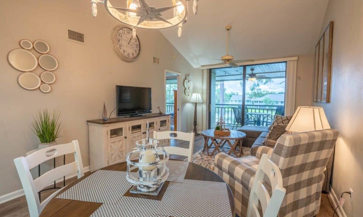 Bonita Bay Condo | Cozy Bonita Bay Condo - Private Beach Club & Pool