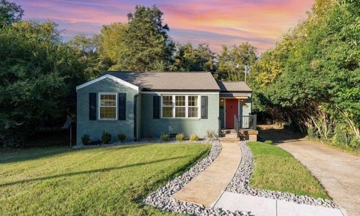 Charlotte House | Cozy Camp North End 2BR | Patio + Arcade