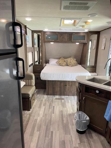 Tallahassee Other | Cozy Caravan near Capitol FSU FAMU