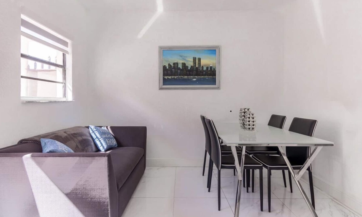 Tamiami Apartment | Cozy, clean studio near Dolphin mall and Mia airport
