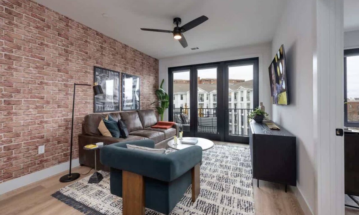 West End Condo | Cozy Corners by Vandy: Parking, Pool, Gym, Balcony