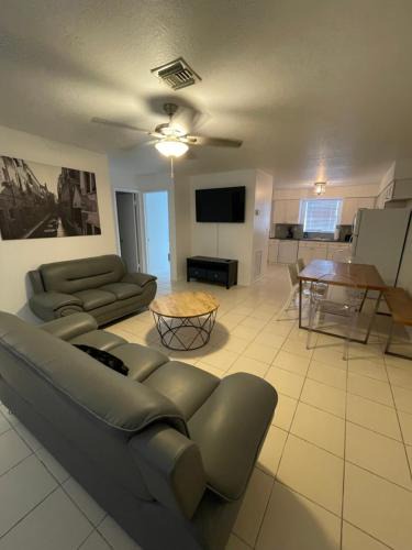 Sailboat Bend Apartment | Cozy Downtown Apartments on Water