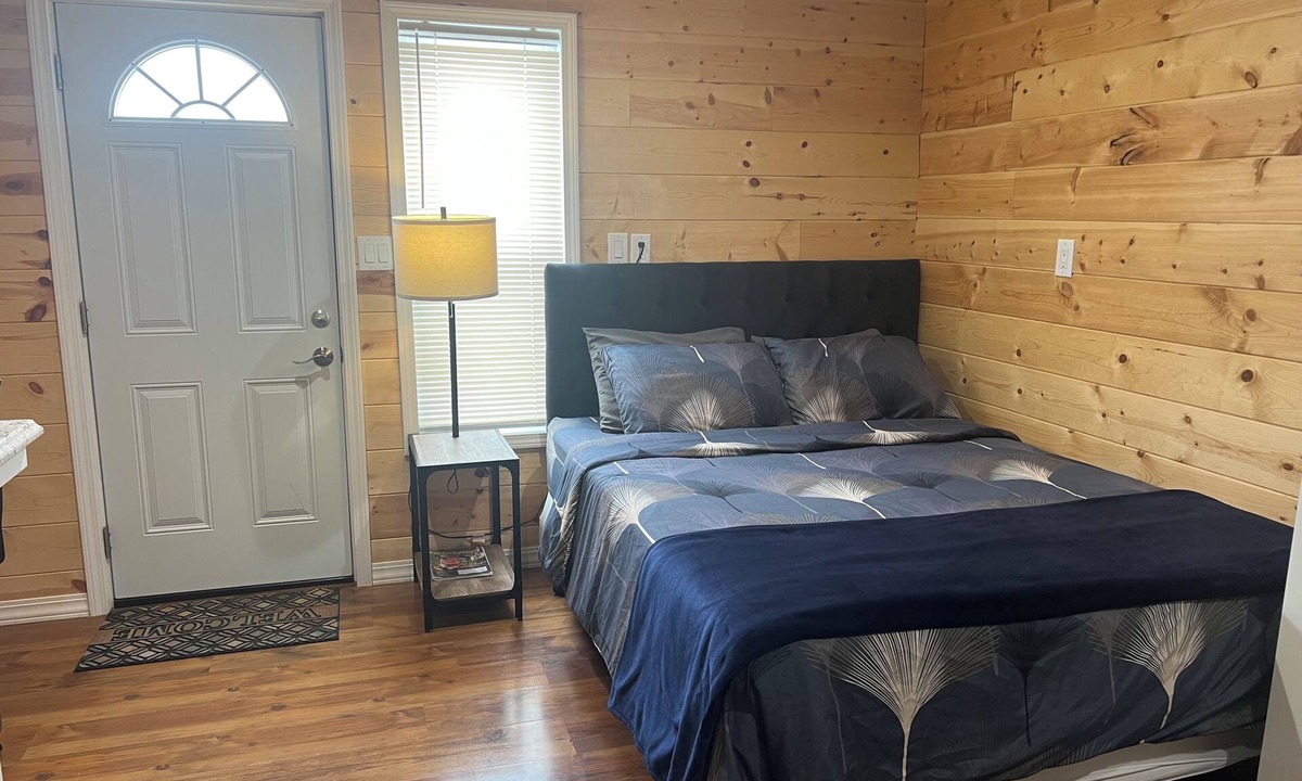 Liberty Apartment | Cozy Efficiency Studio Apartment On Ginkgo Farm