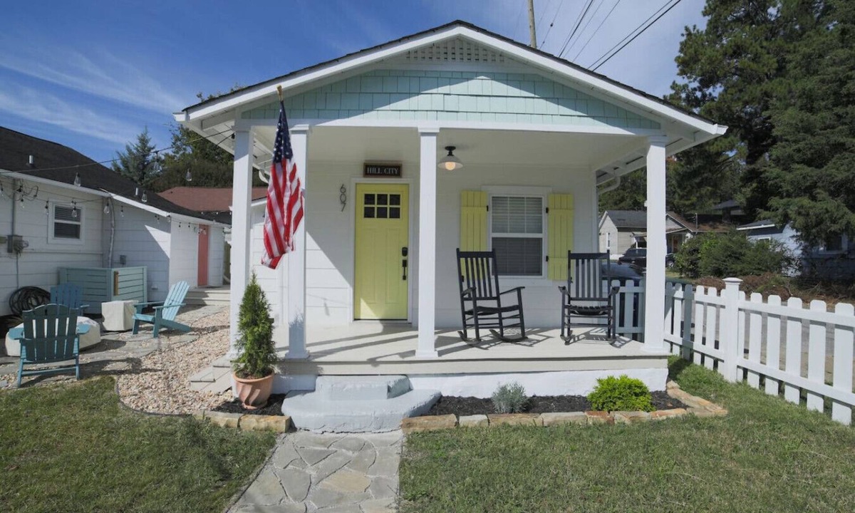 Northside House | Cozy Historic Cottage | Walk to Northshore