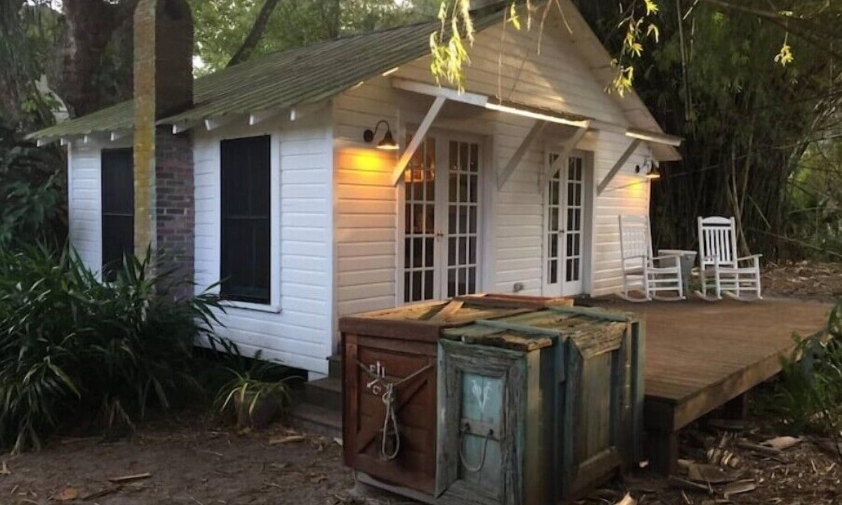 Georgetown Cottage | Cozy Historic Cottage on a Private Island/Real Old Florida/Close to Springs!